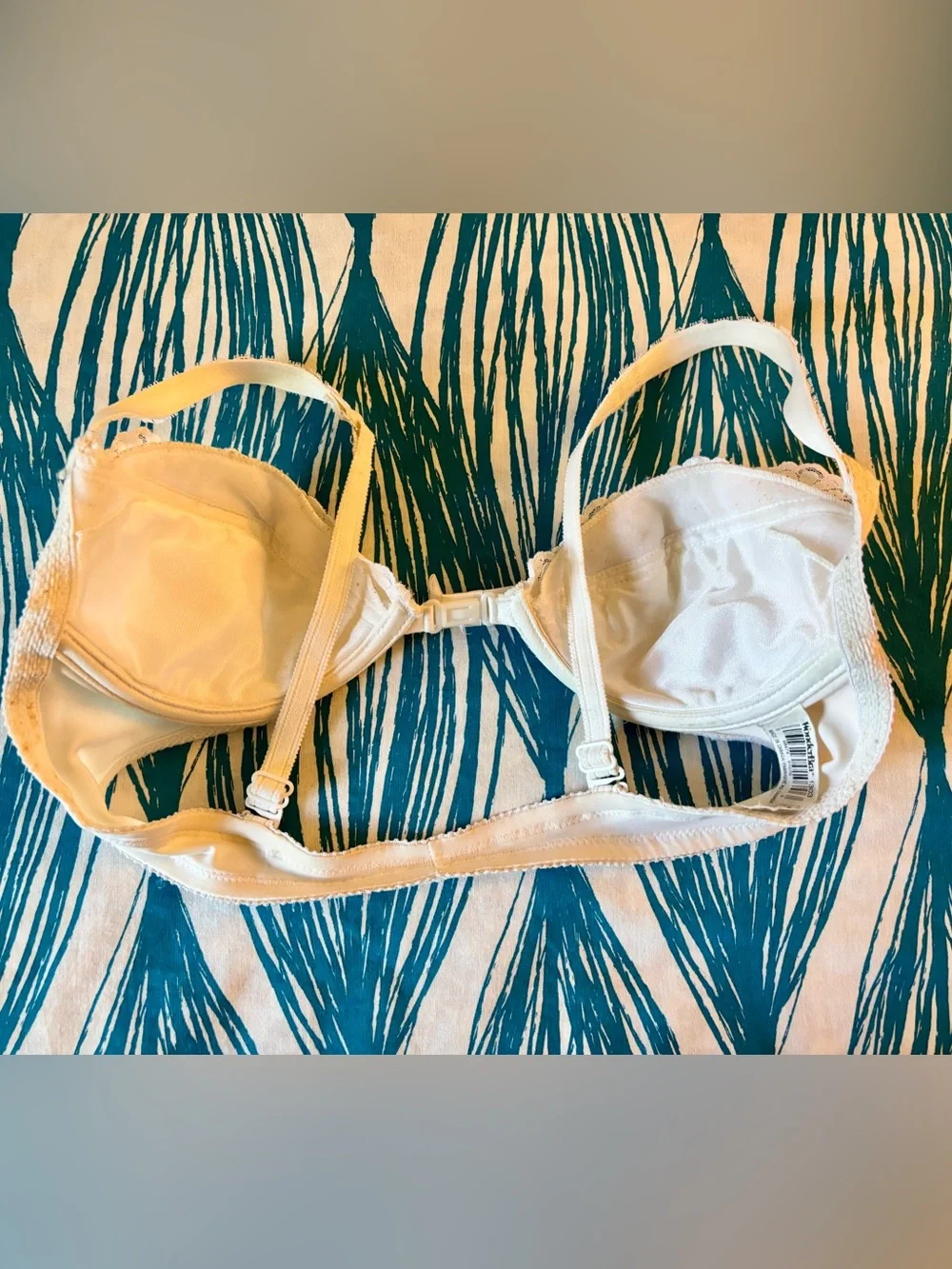 Wonderbra Lace Vintage Underwire Bra in size 36B.